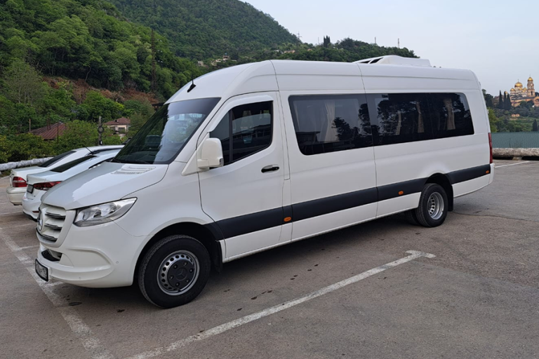 Mercedes-Benze Sprinter Minibus