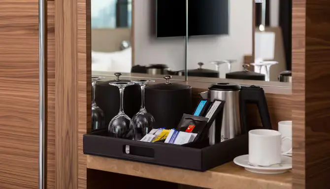 16256-116561-f65668019_4K