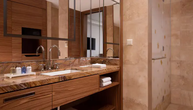 16256-116561-f70346697_4K