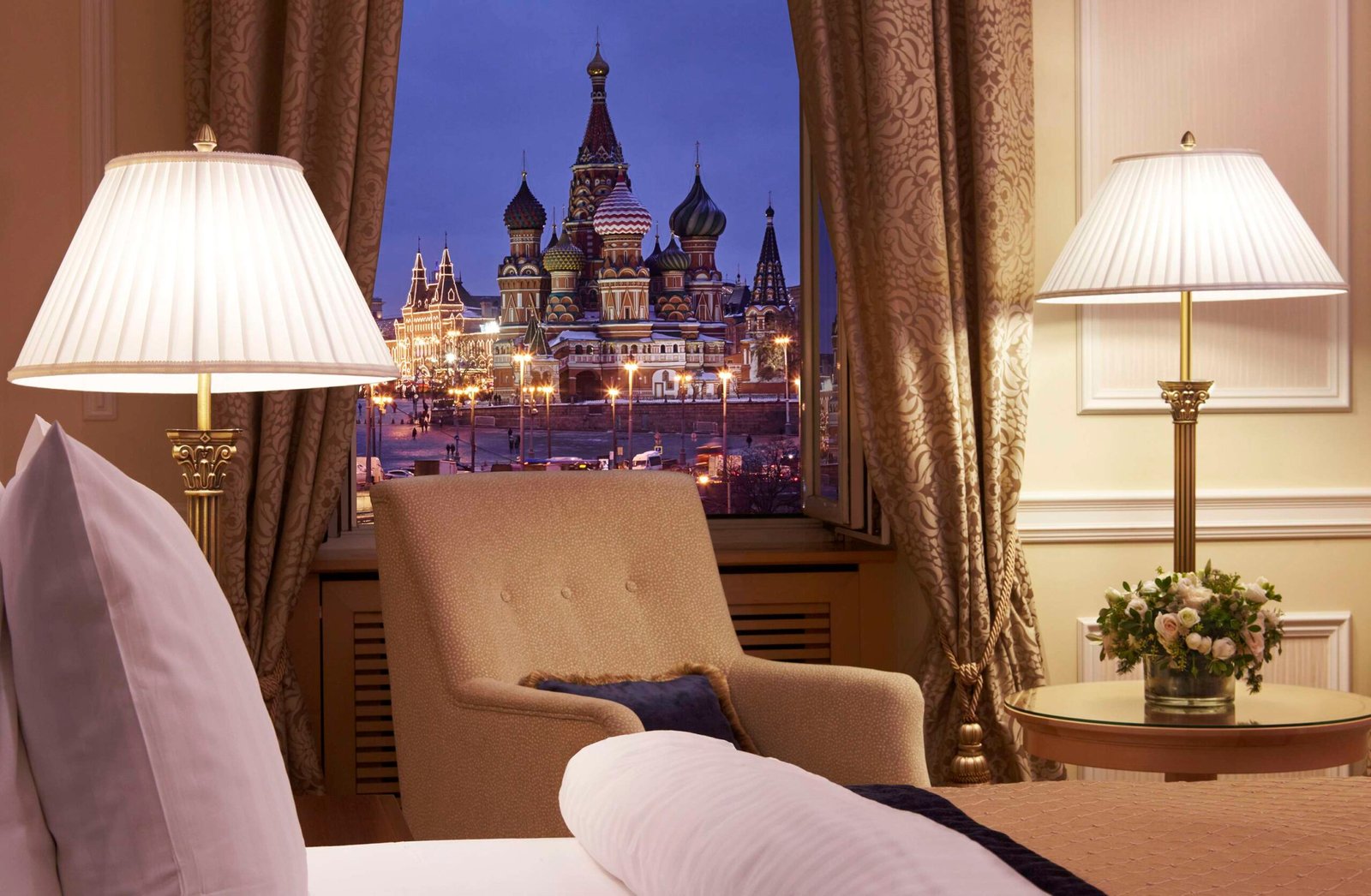 KIMOW_Red_Square_Suite_night view