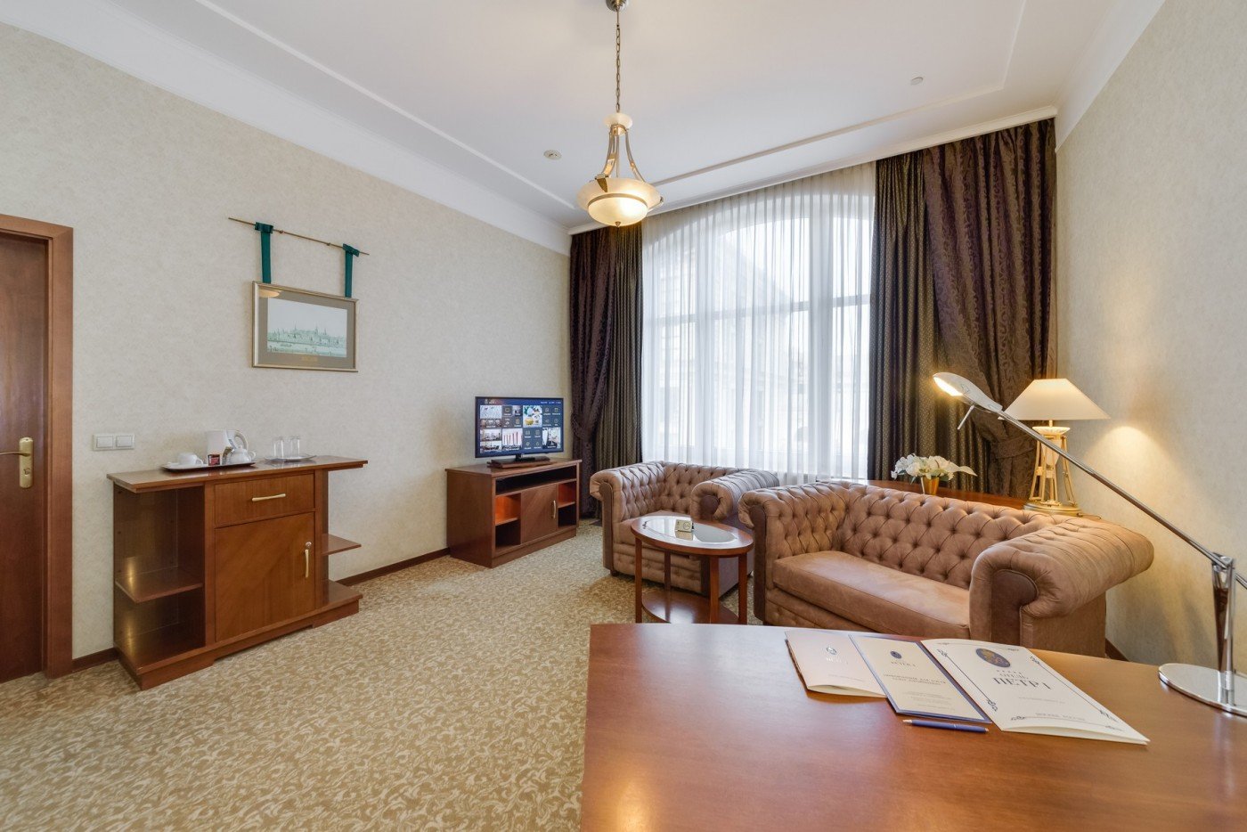 KAjNoev4oGZGIsBCEYdg